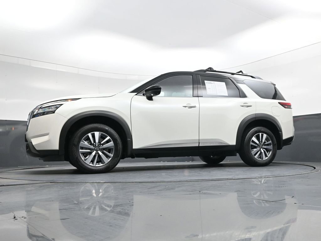 Used 2024 Nissan Pathfinder SL image 43