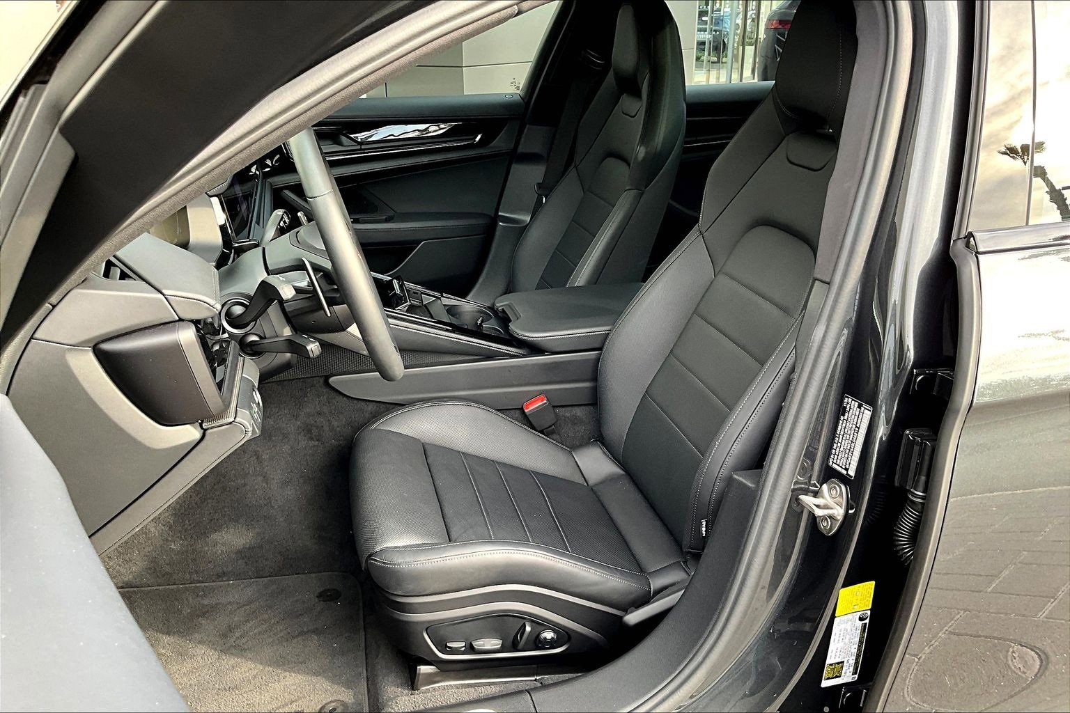 Used 2025 Porsche Panamera 4 image 25