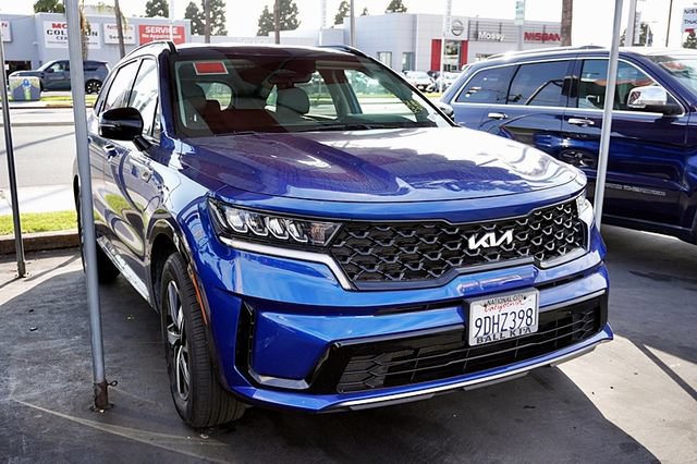 Certified 2022 Kia Sorento S FWD image 1