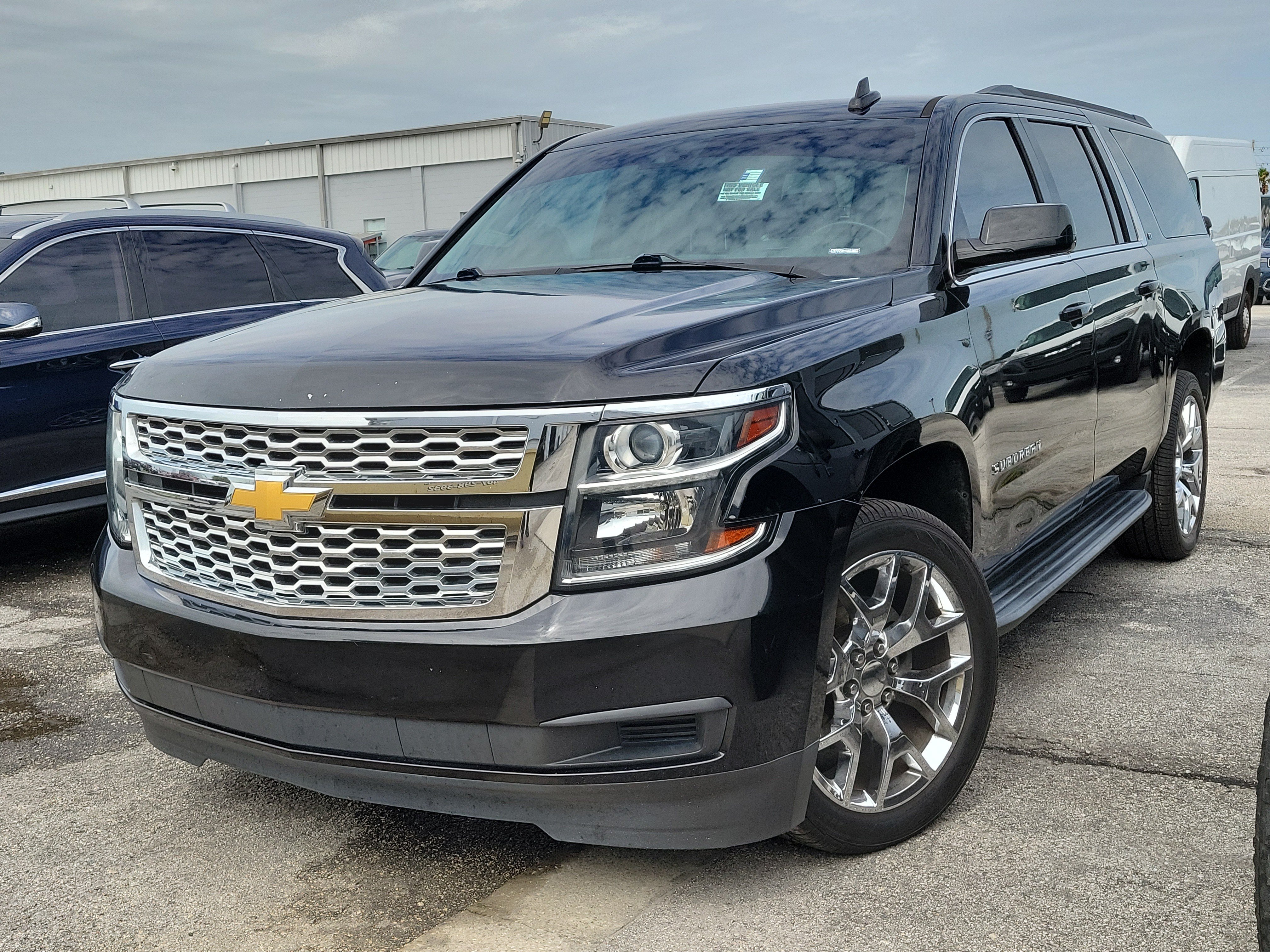Used 2019 Chevrolet Suburban LT AWD/4WD image 3