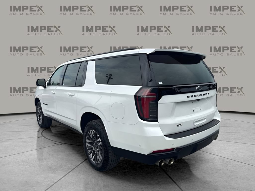 Used 2025 Chevrolet Suburban Z71 AWD/4WD image 2