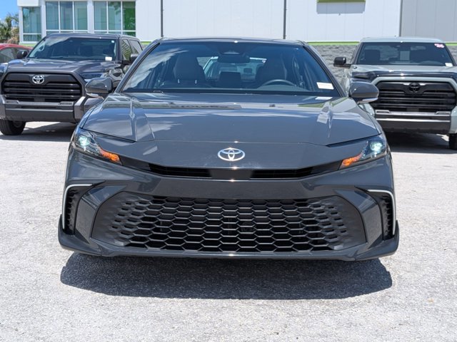 Used 2025 Toyota Camry SE FWD image 2