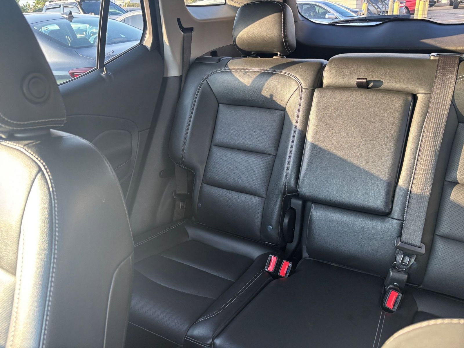 Used 2023 GMC Terrain SLT image 39