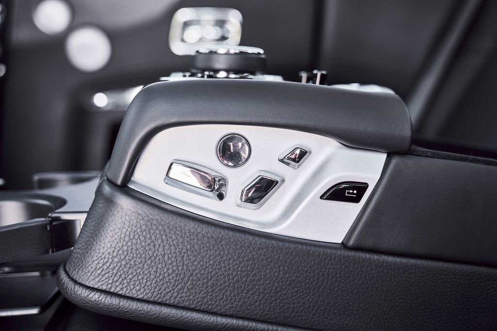 Used 2014 Rolls-Royce Ghost RWD image 55