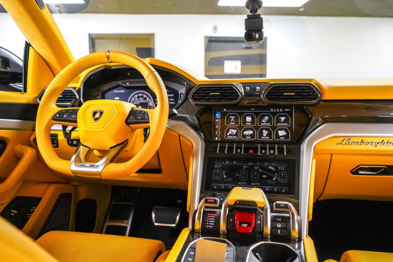 Used 2021 Lamborghini Urus AWD/4WD image 15