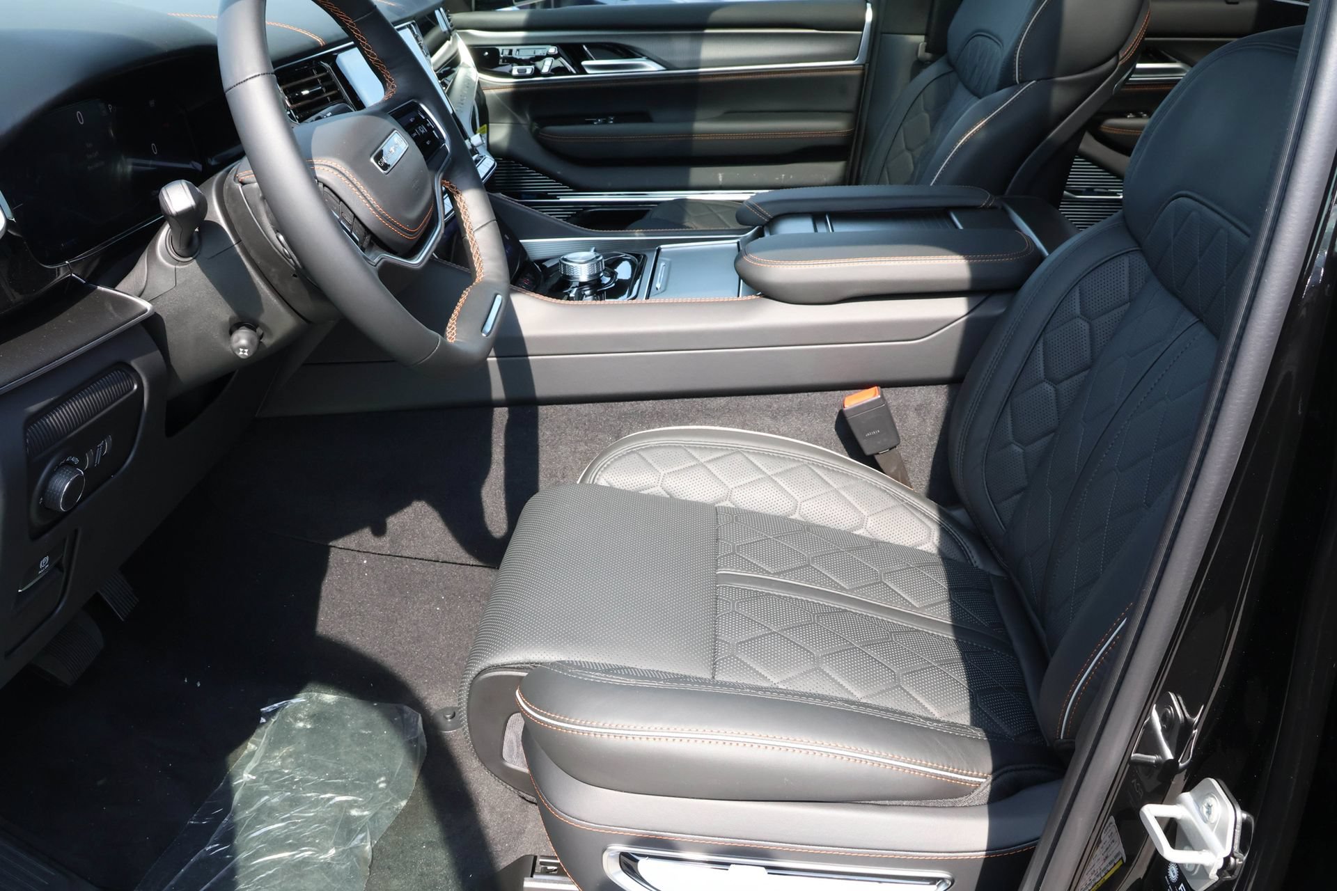 New 2026 Jeep Grand Wagoneer Summit AWD/4WD image 5