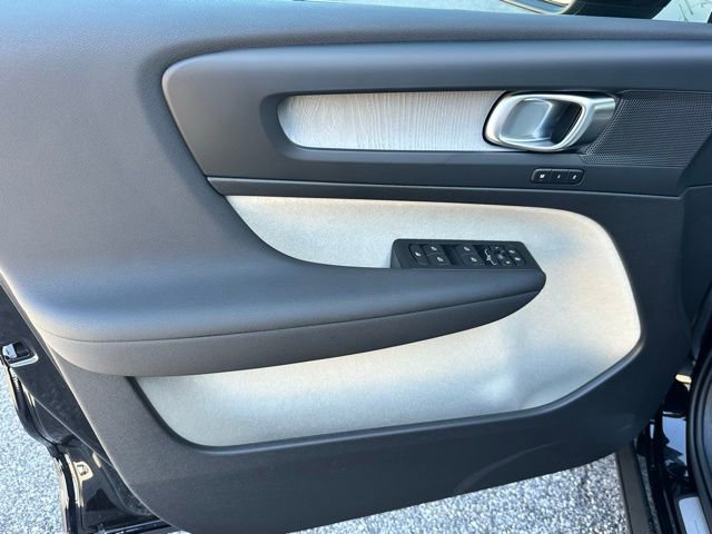New 2026 Volvo XC40 B5 Plus w/ Protection Package Premier image 19