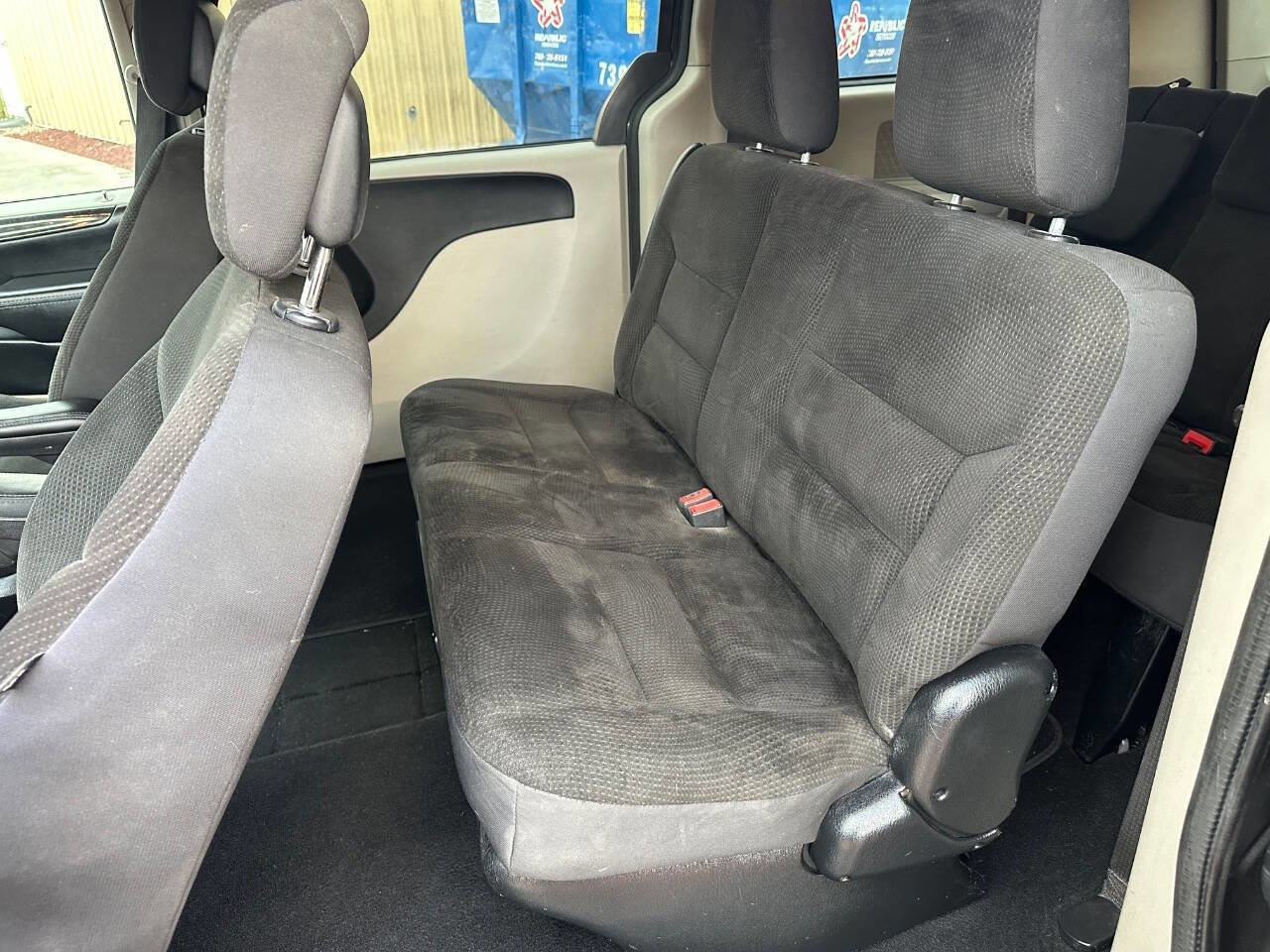 Used 2018 Dodge Grand Caravan SE w/ UConnect Hands-Free Group image 9