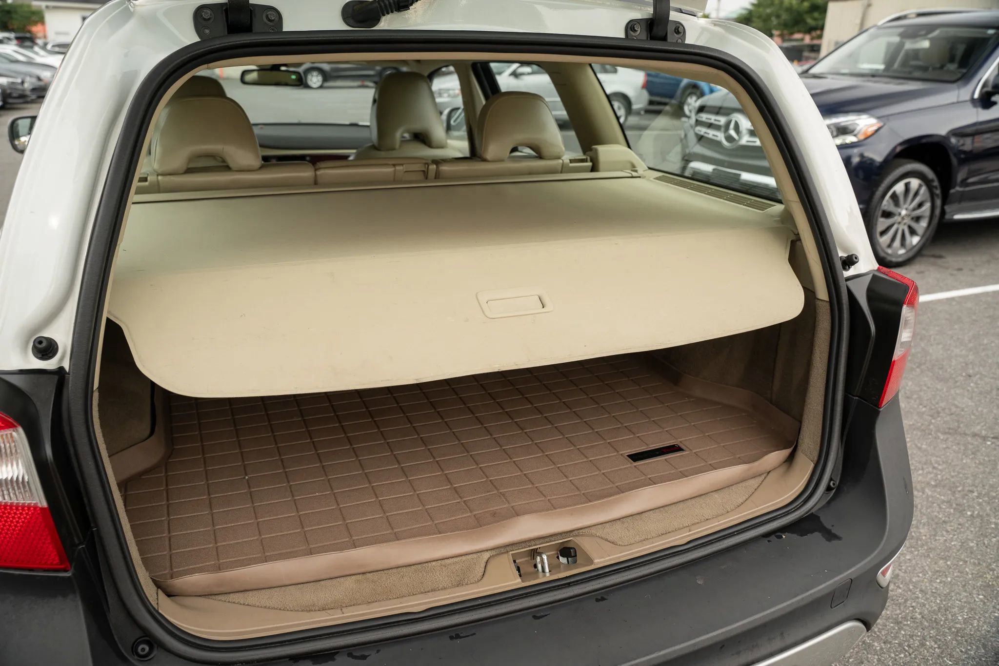 Used 2008 Volvo XC70 3.2 image 9