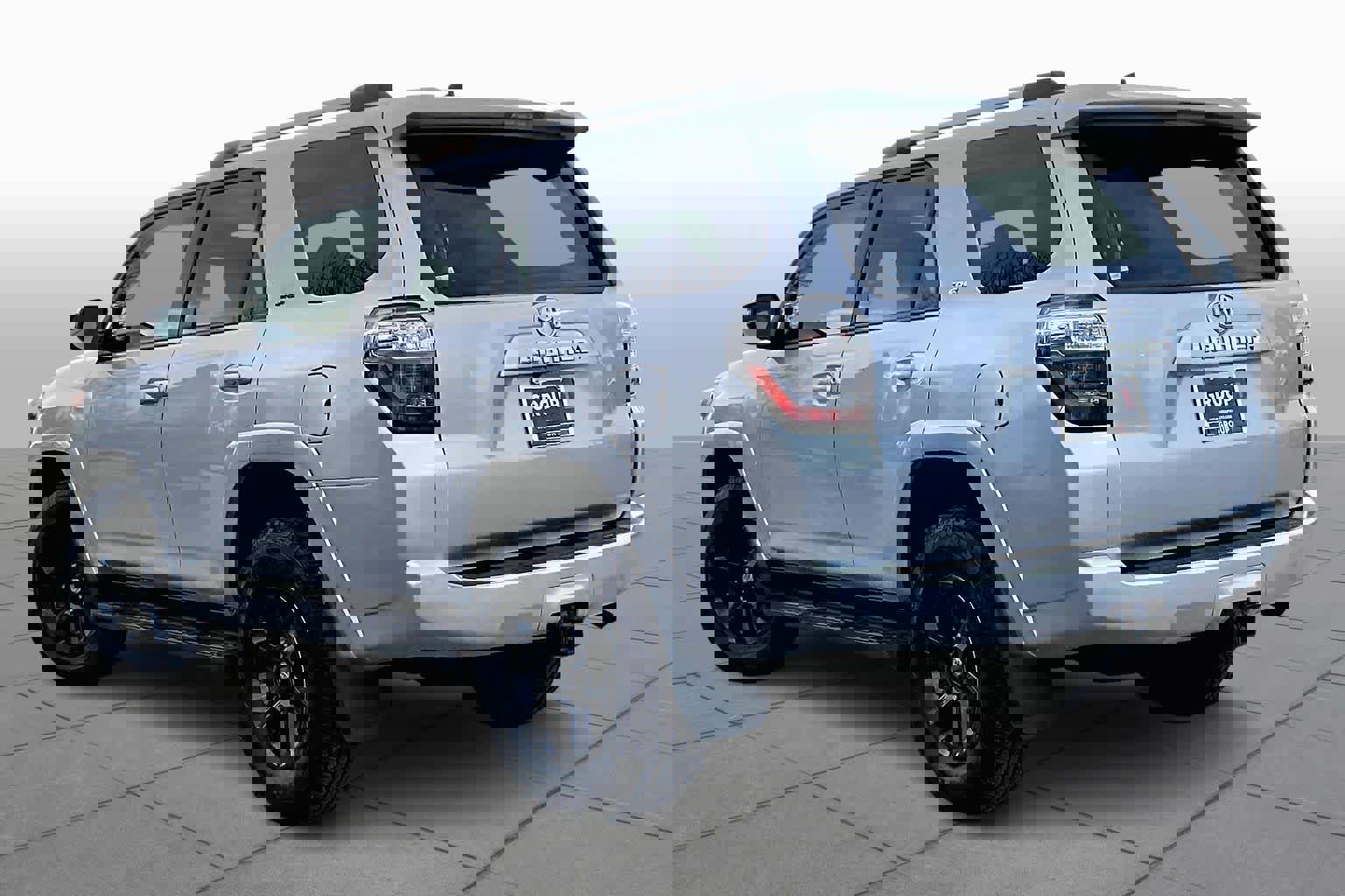 Used 2022 Toyota 4Runner SR5 image 12