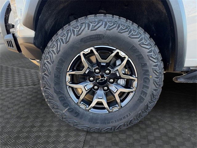 New 2026 Chevrolet Colorado ZR2 w/ Off-Road Front Bumper Package image 14