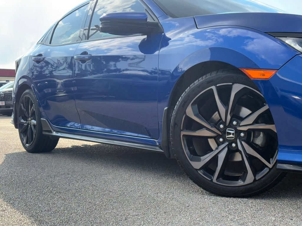 Used 2018 Honda Civic Sport Touring image 2