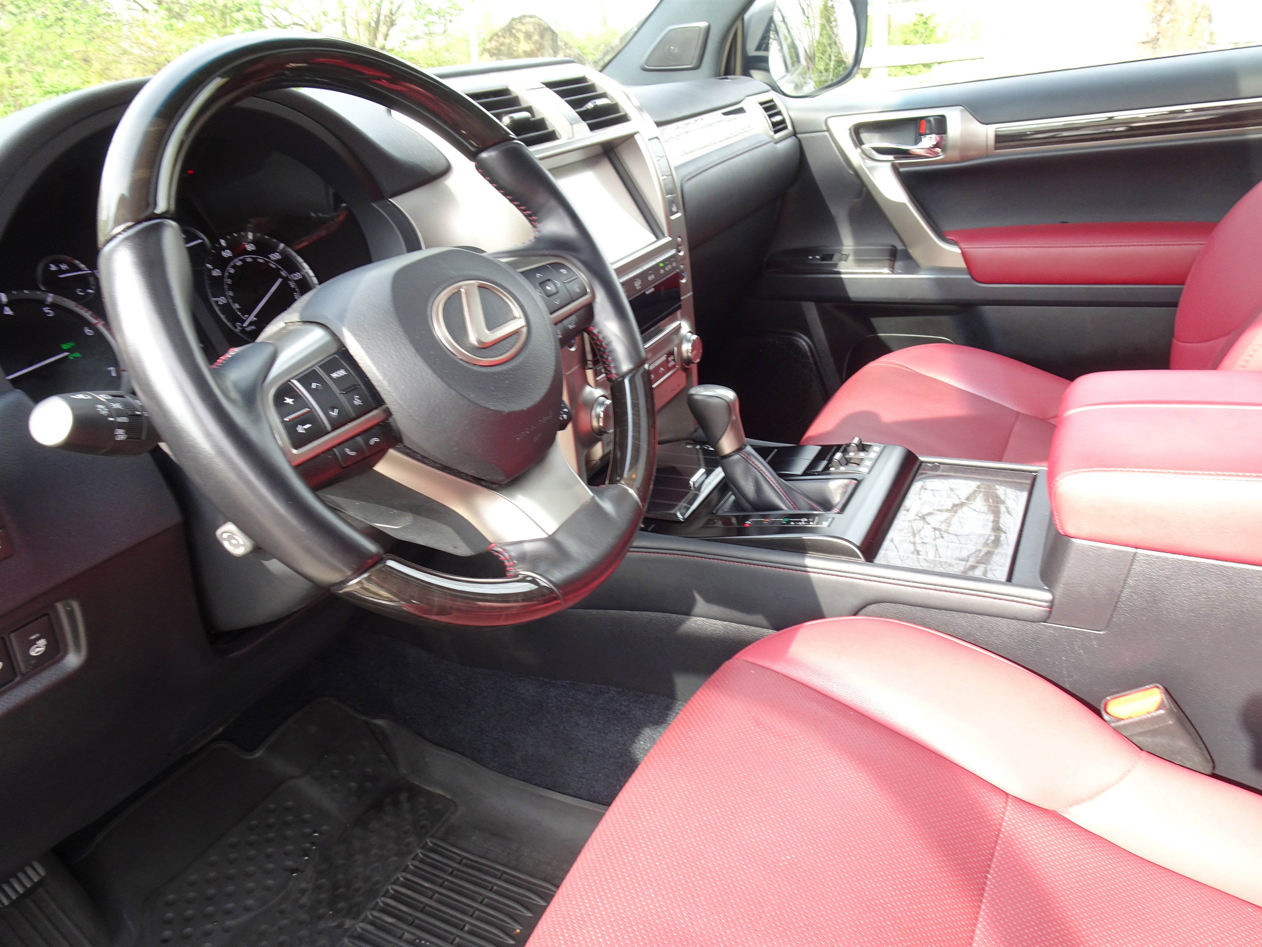 Used 2021 Lexus GX 460 Premium w/ Accessory Package AWD/4WD image 16