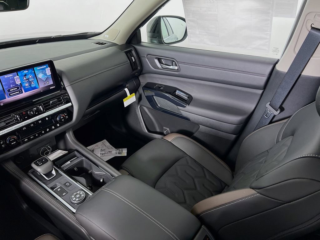 New 2026 Nissan Pathfinder Platinum image 21