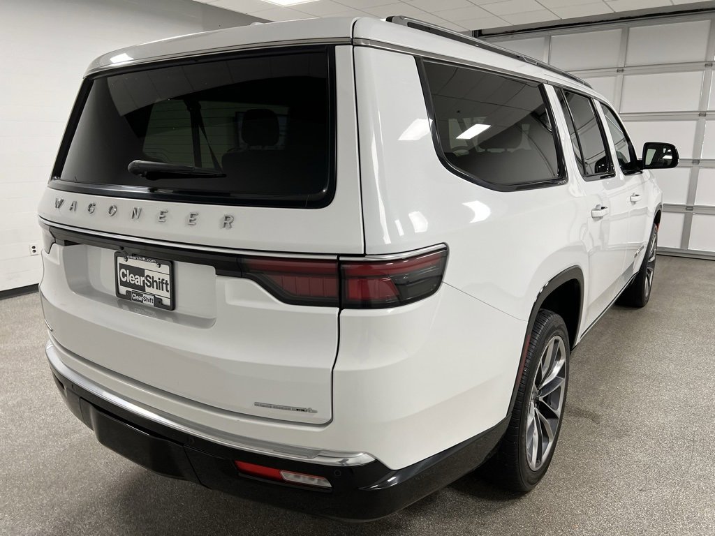 Used 2023 Jeep Wagoneer L Series III w/ Premium Group I image 12