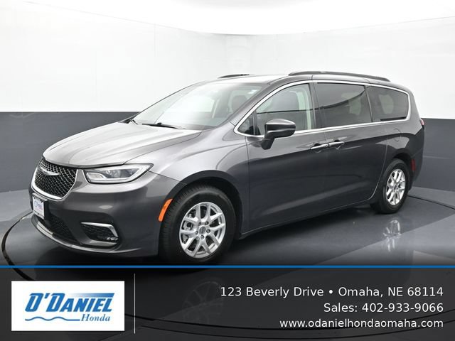 Used 2022 Chrysler Pacifica Touring-L FWD image 1