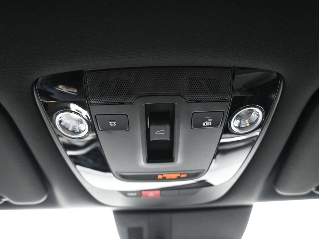 Used 2025 Kia Sportage X-Line w/ Premium Package image 17