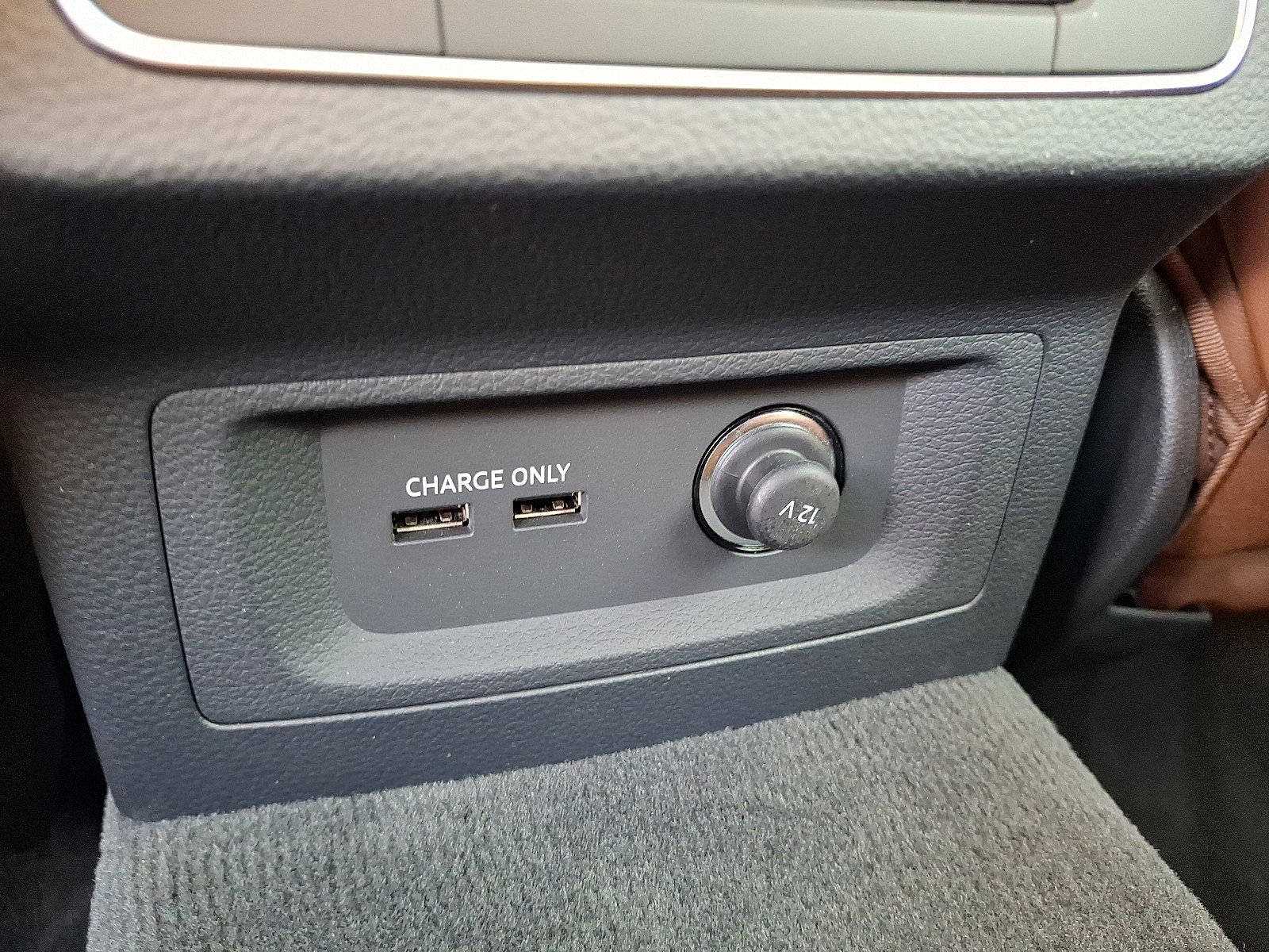 Certified 2025 Audi Q5 2.0T Premium Plus image 11