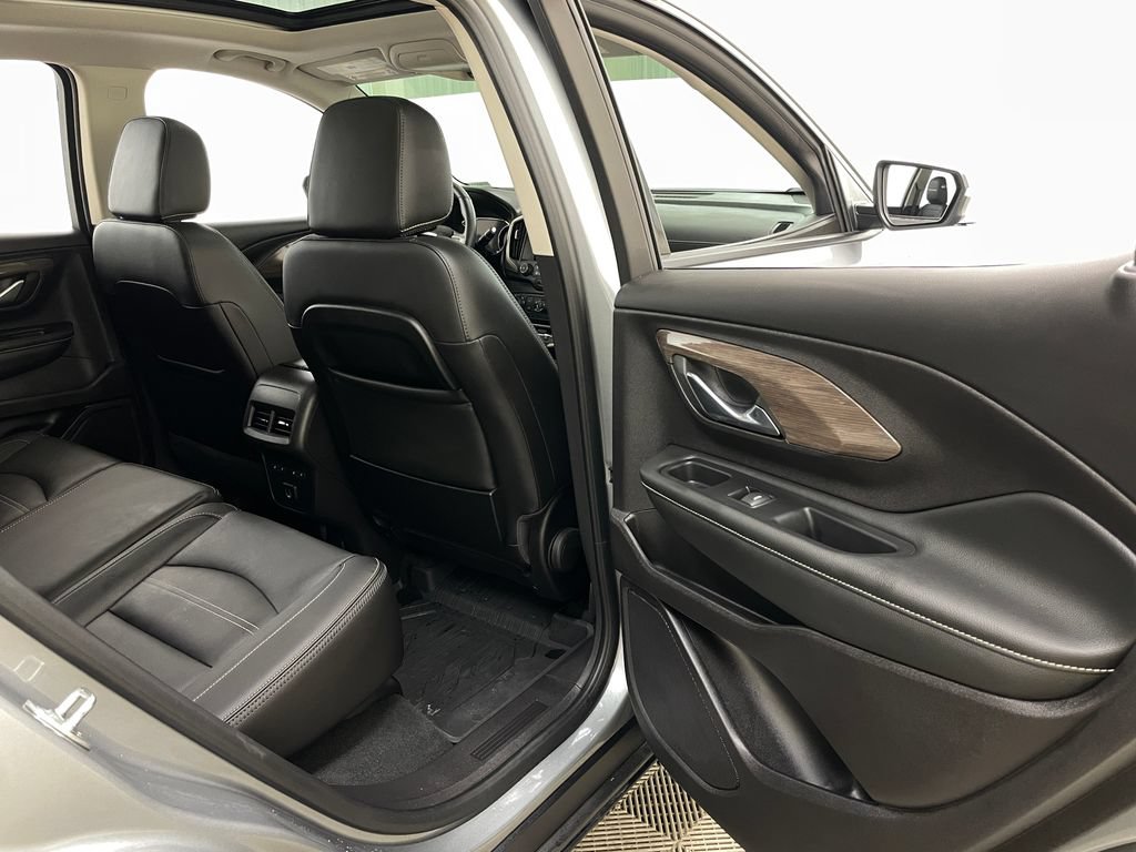 Certified 2024 GMC Terrain Denali w/ Denali Premium Package AWD/4WD image 44