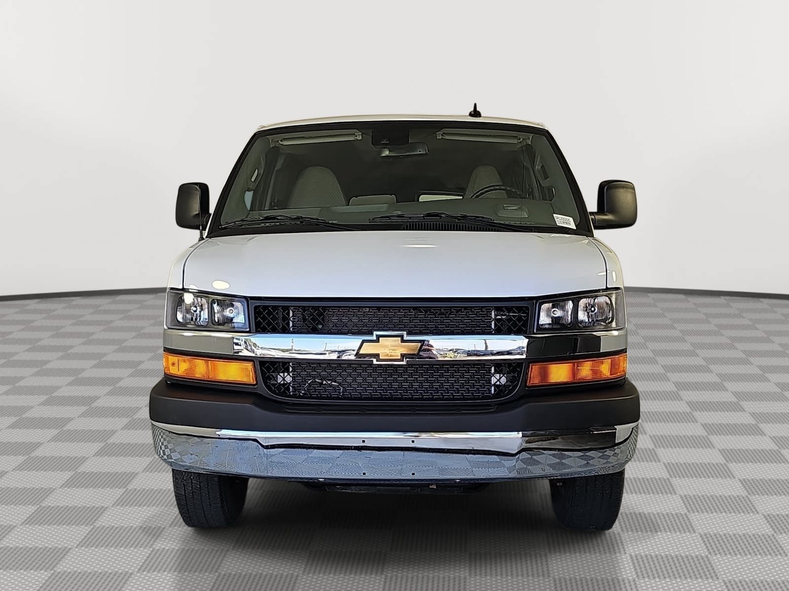 Used 2024 Chevrolet Express 3500 LS RWD image 3