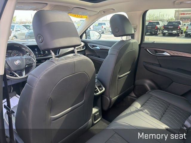 Used 2023 Buick Envision Avenir image 25