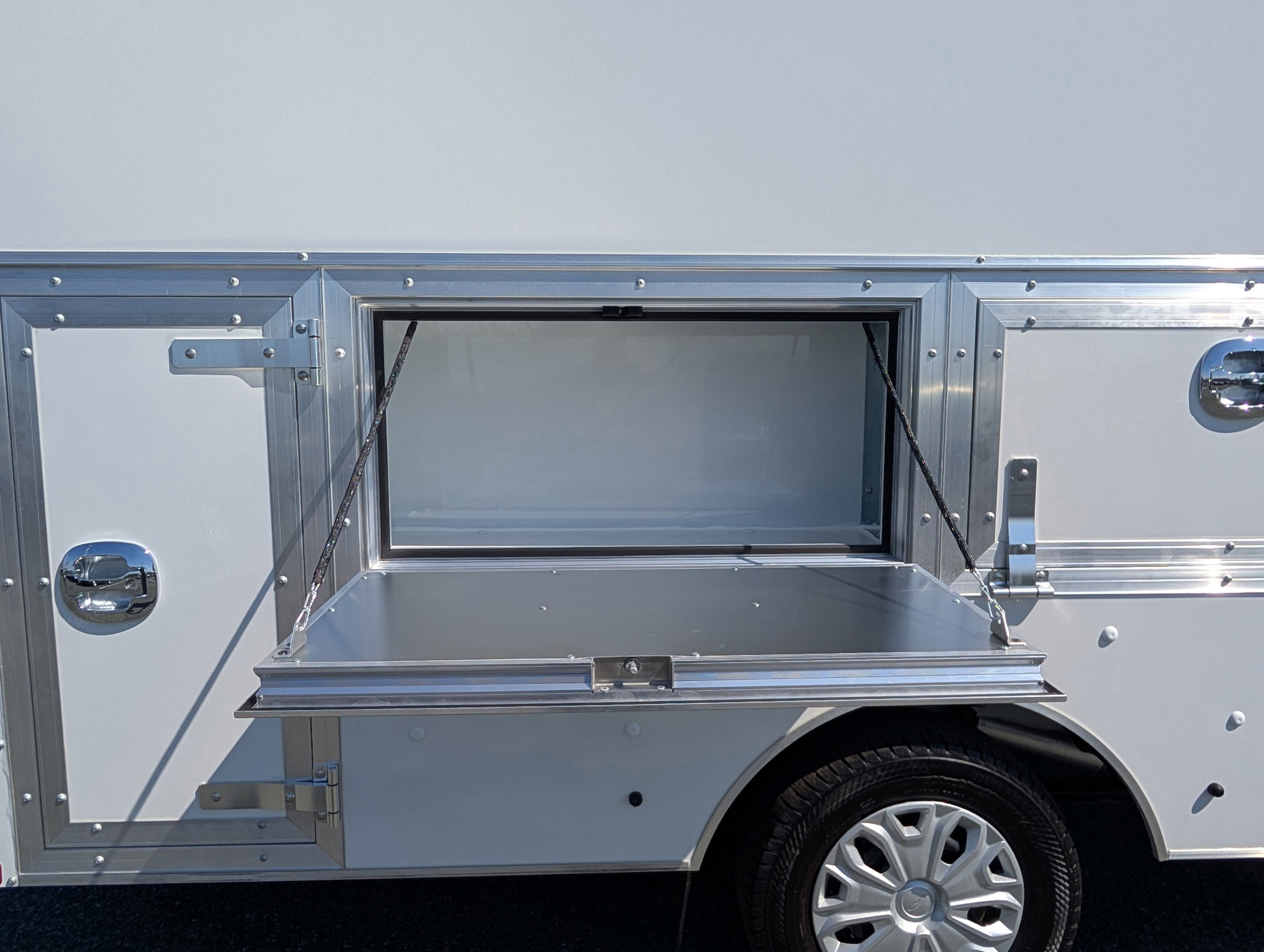 New 2025 Ford Transit 350 w/ Interior Upgrade Package image 10