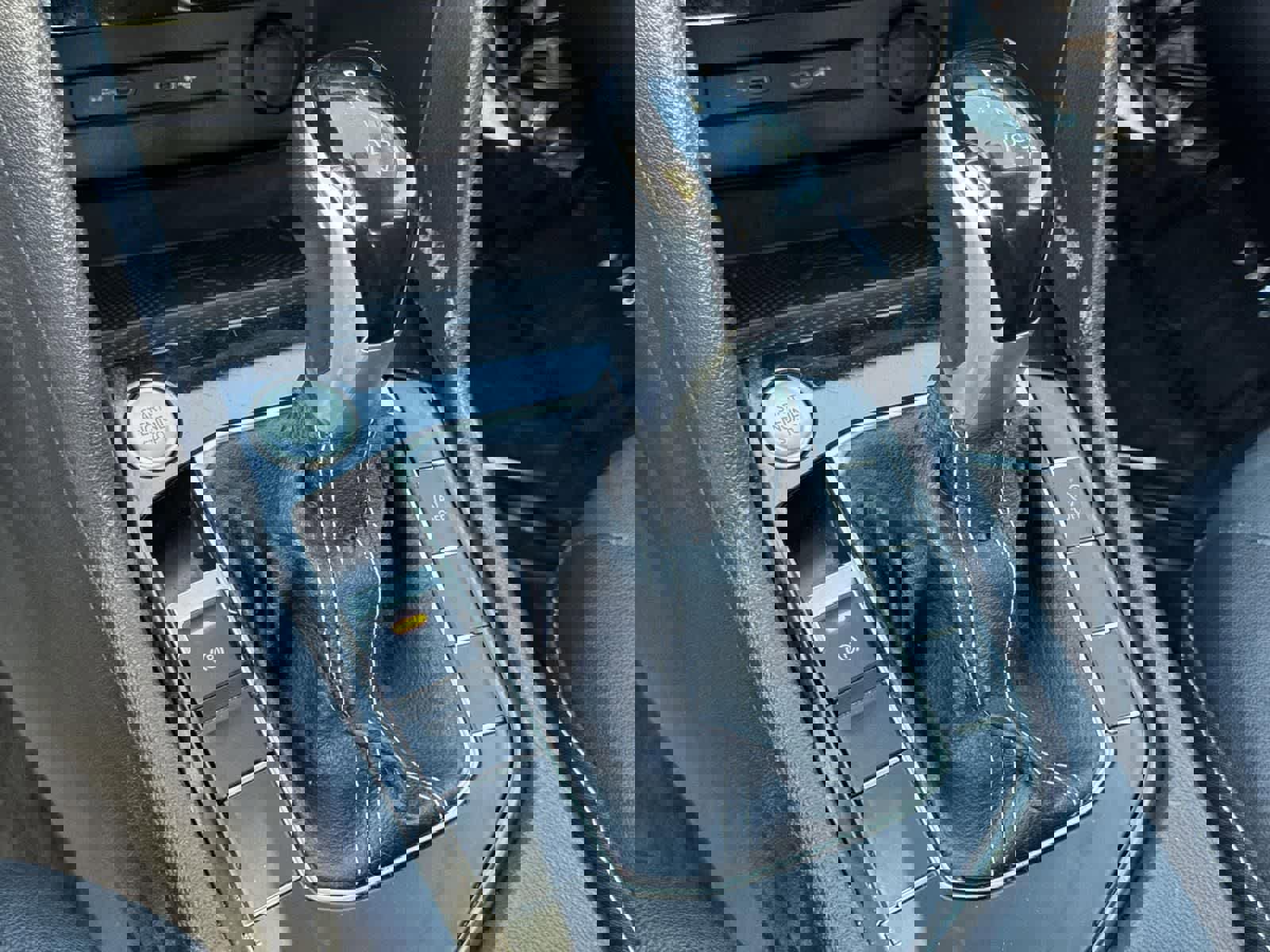 Used 2024 Volkswagen Taos SE image 37