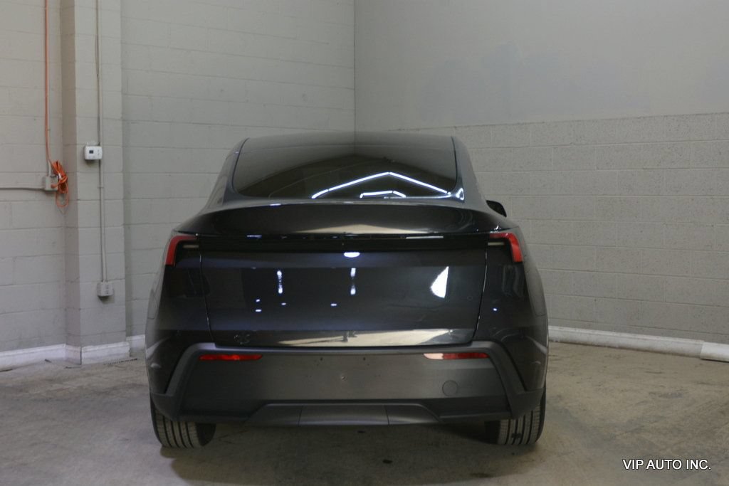 Used 2026 Tesla Model Y 2WD image 13