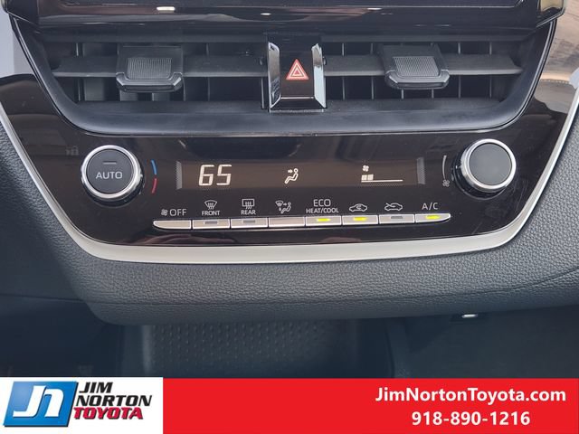 Used 2025 Toyota Corolla LE FWD image 19