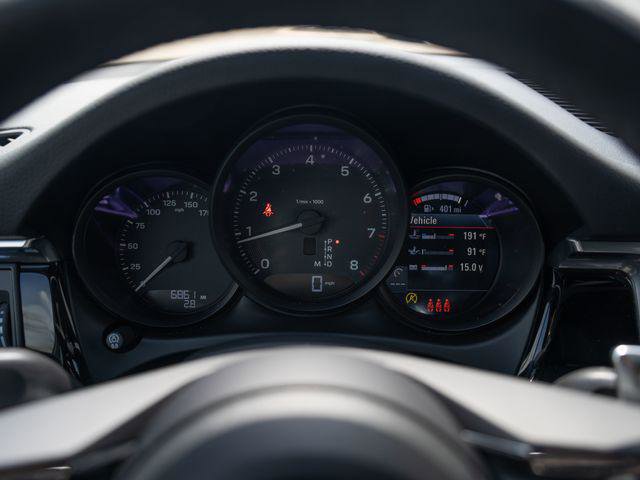Certified 2026 Porsche Macan AWD/4WD image 24