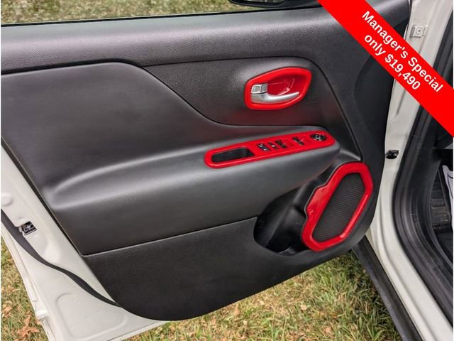 Used 2023 Jeep Renegade Latitude image 14