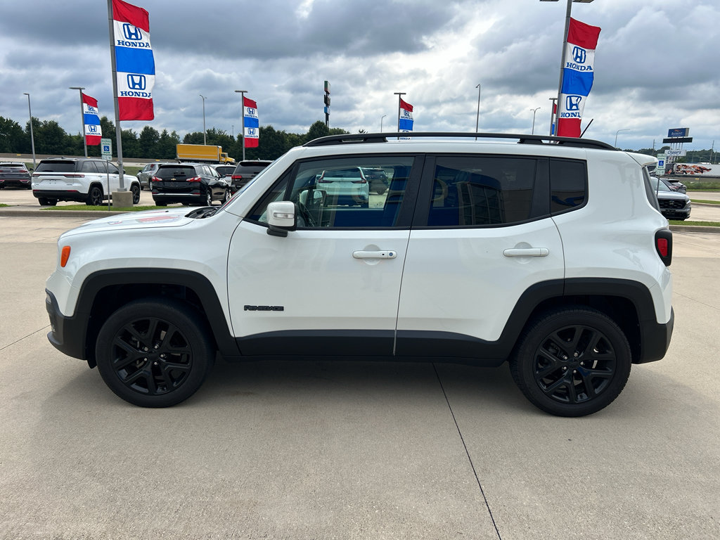 Used 2017 Jeep Renegade Altitude AWD/4WD image 8
