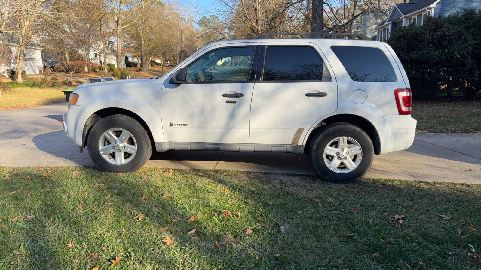Used 2010 Ford Escape 2WD Hybrid image 4