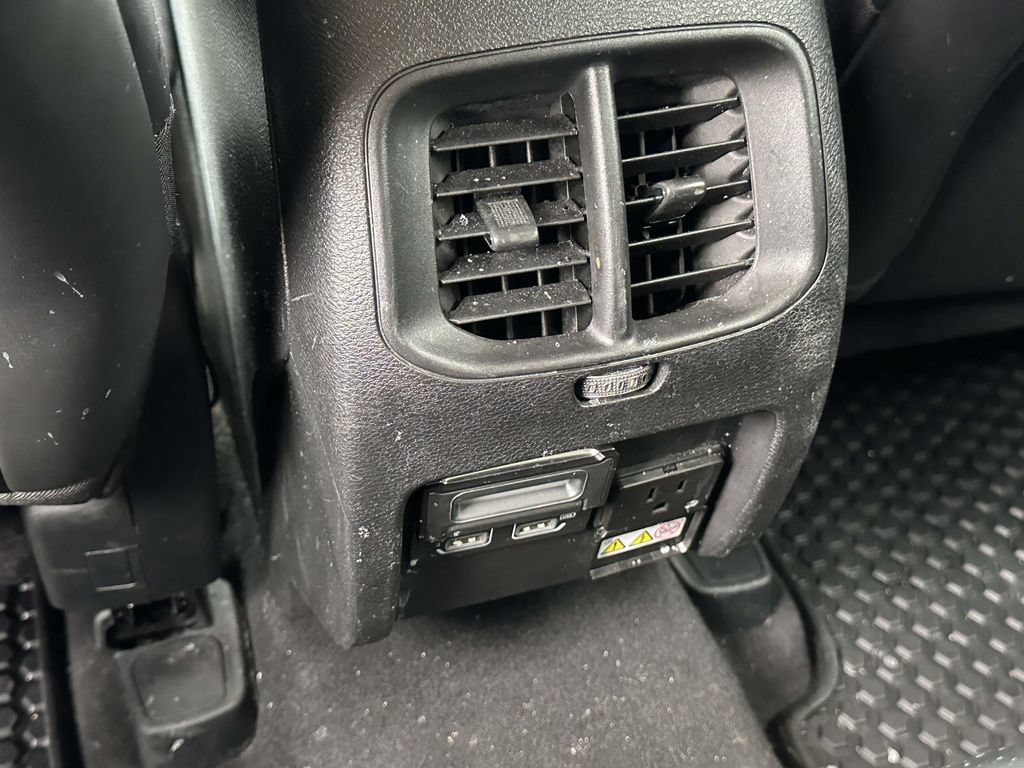 Used 2020 Jeep Cherokee Trailhawk w/ Cold Weather Group AWD/4WD image 13