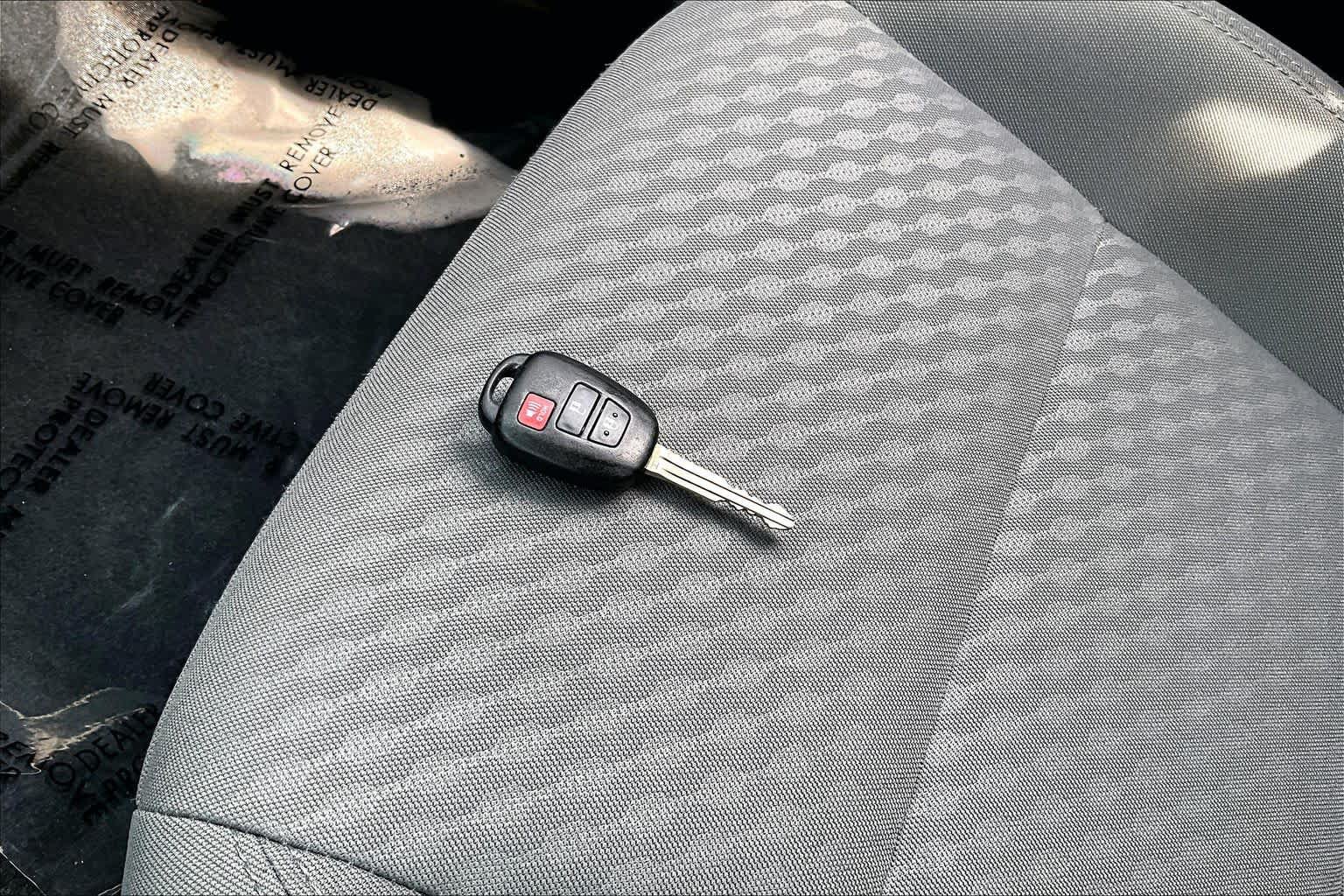 Used 2022 Toyota Tacoma SR AWD/4WD image 12