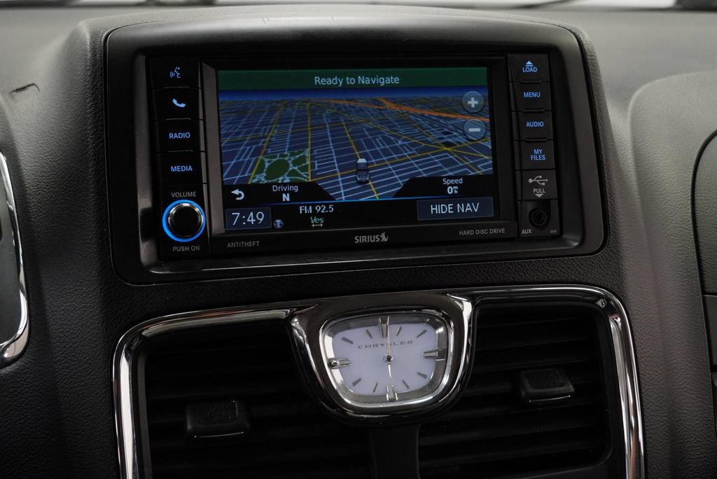 Used 2016 Chrysler Town & Country Touring w/ Driver Convenience Group FWD image 24