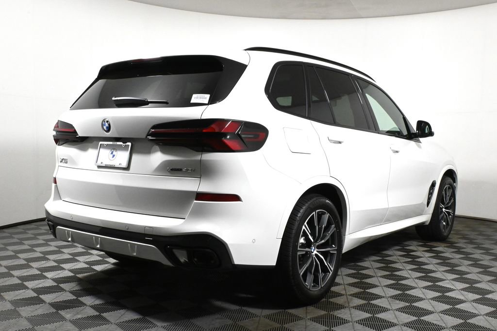 Used 2026 BMW X5 xDrive40i w/ M Sport Package image 7