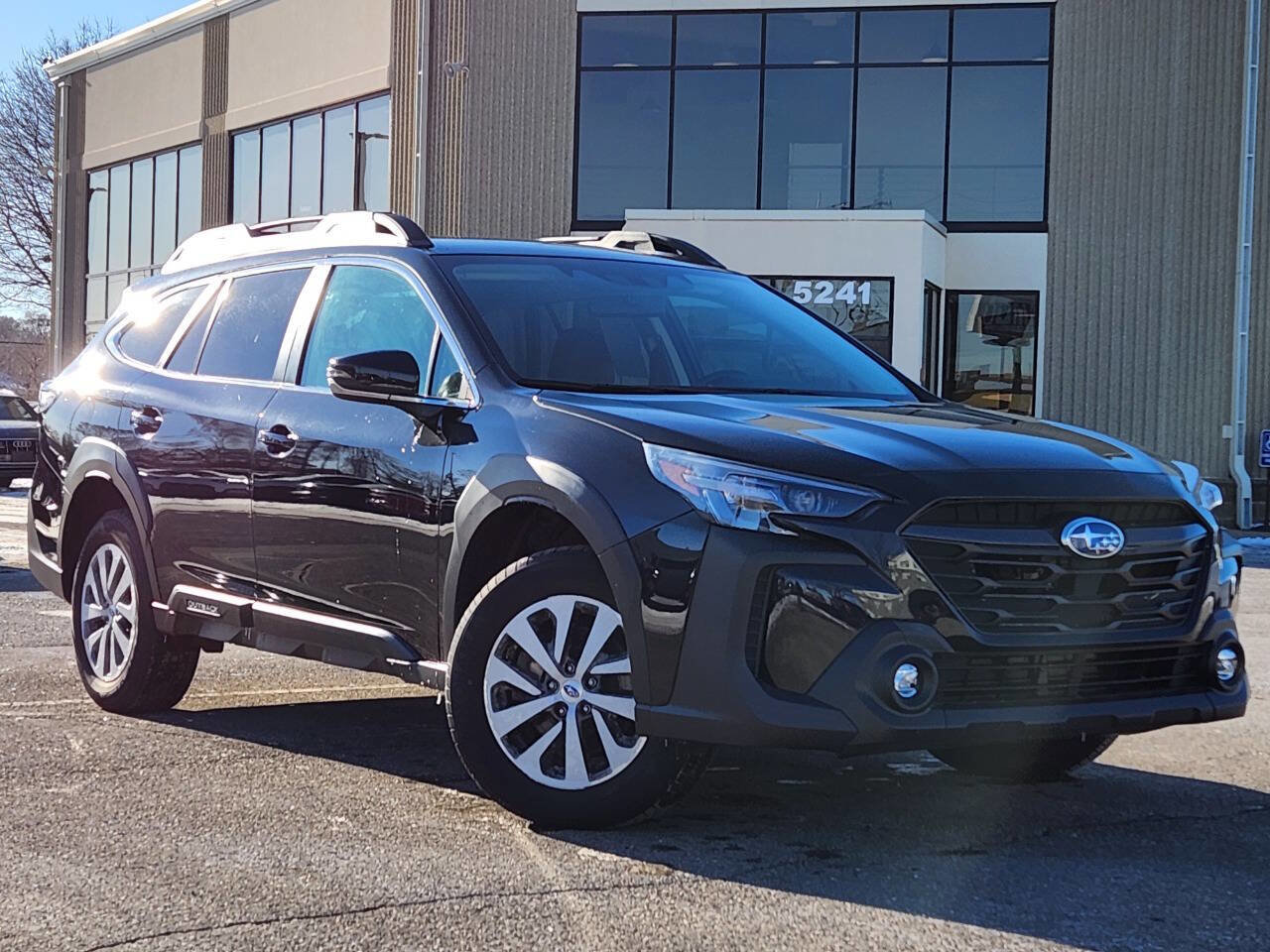 Used 2023 Subaru Outback Premium image 27