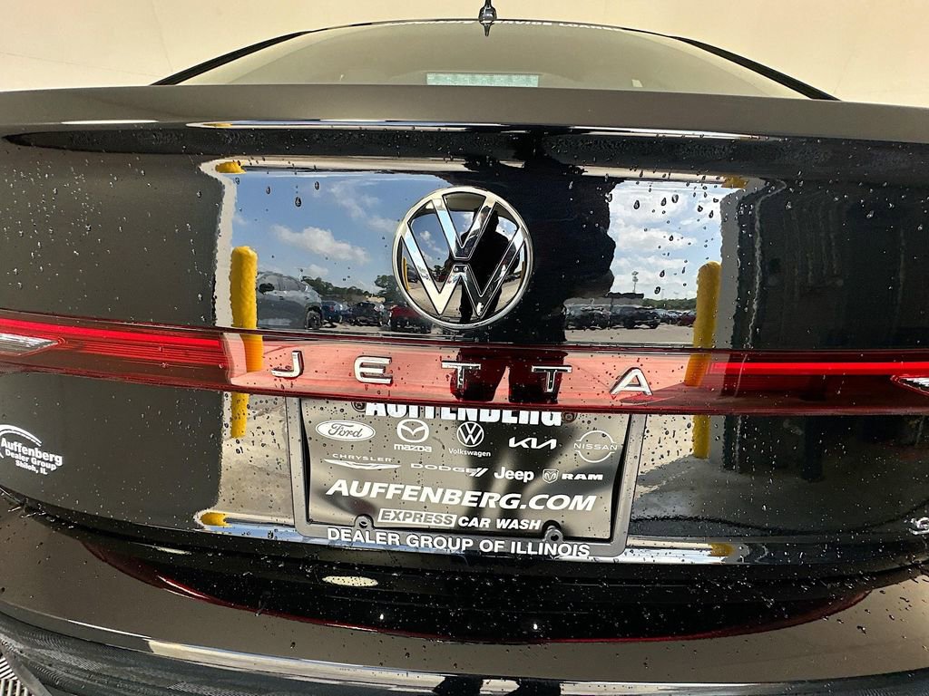 Used 2025 Volkswagen Jetta SEL FWD image 35
