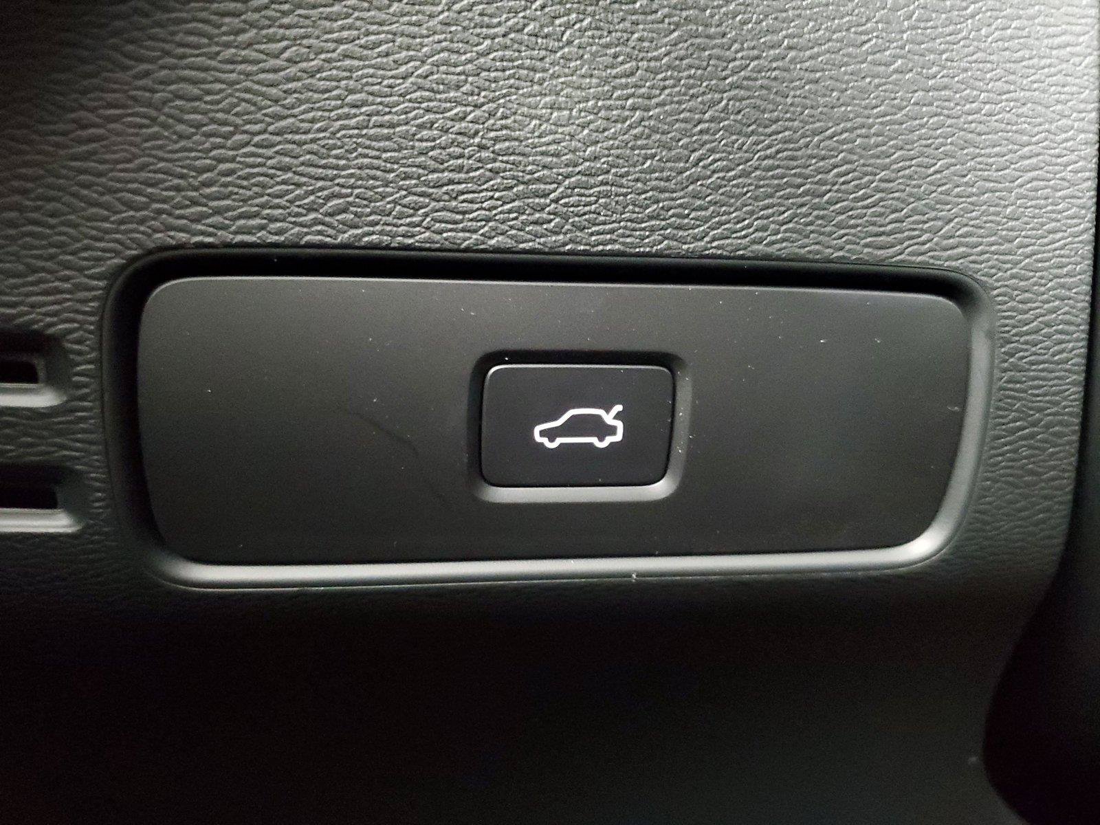New 2026 Volvo XC40 B4 Plus w/ Protection Package Premier FWD image 35