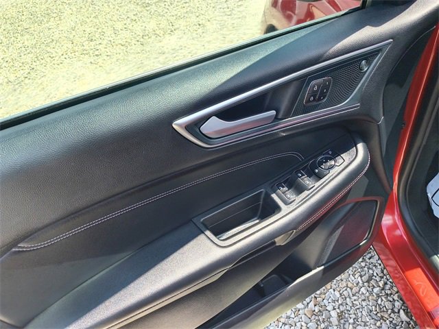 Used 2024 Ford Edge Titanium image 18