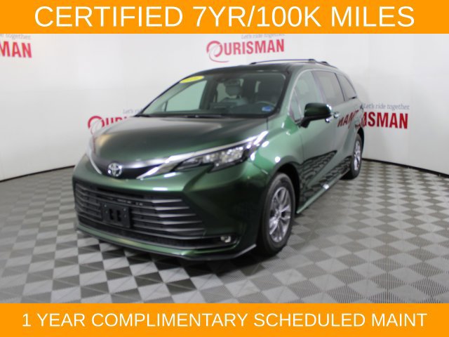 Used 2026 Toyota Sienna XLE AWD/4WD image 1