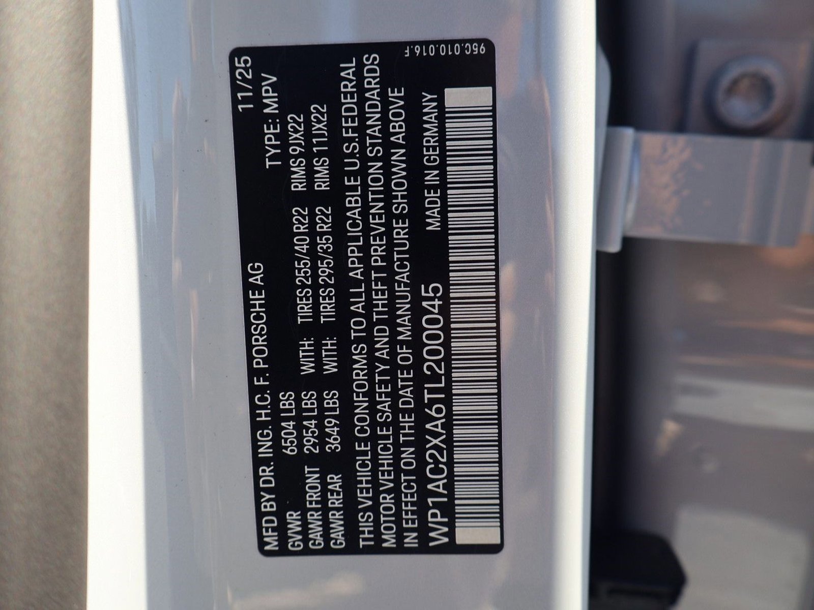 New 2026 Porsche Macan Turbo Electric AWD/4WD image 29