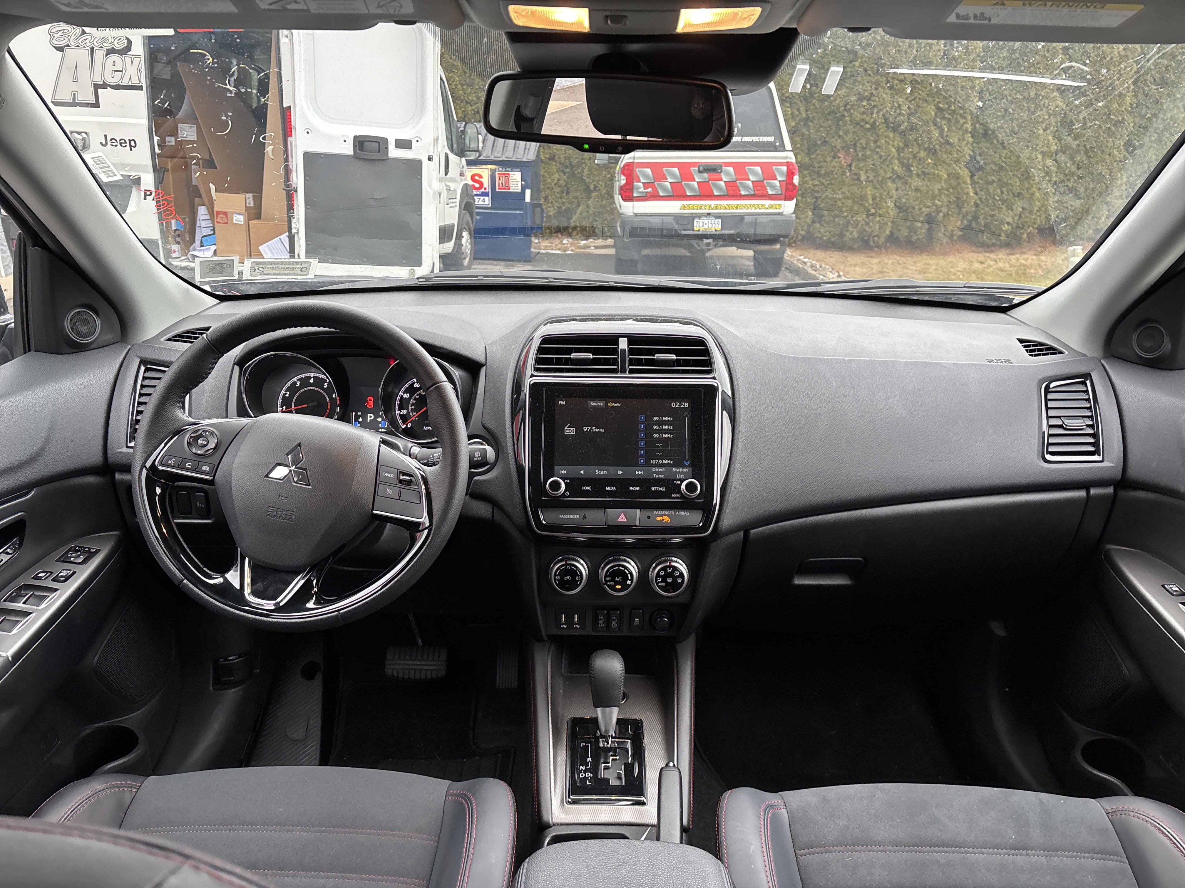 Used 2025 Mitsubishi Outlander Sport SE image 15