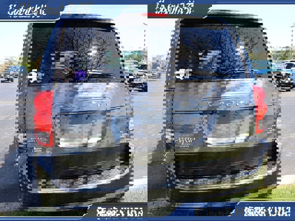 Used 2019 Dodge Grand Caravan SXT image 16