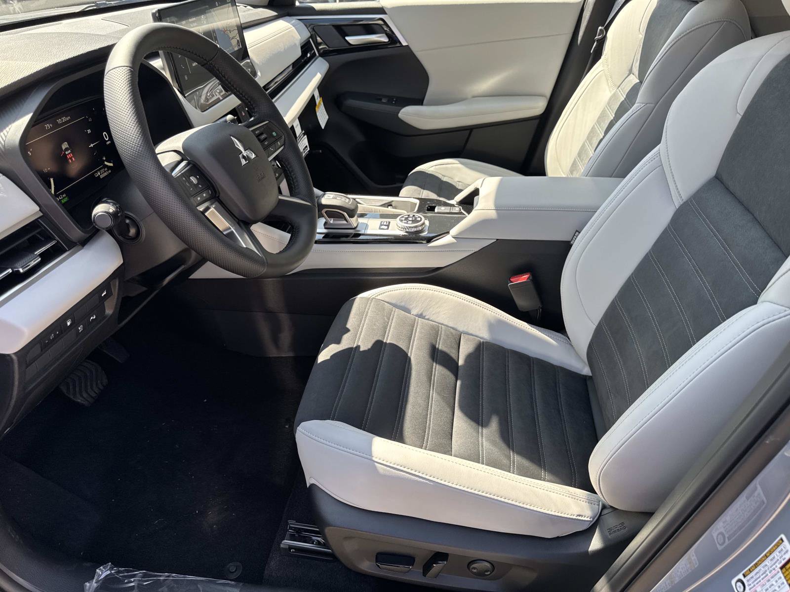 New 2026 Mitsubishi Outlander SE AWD/4WD image 14