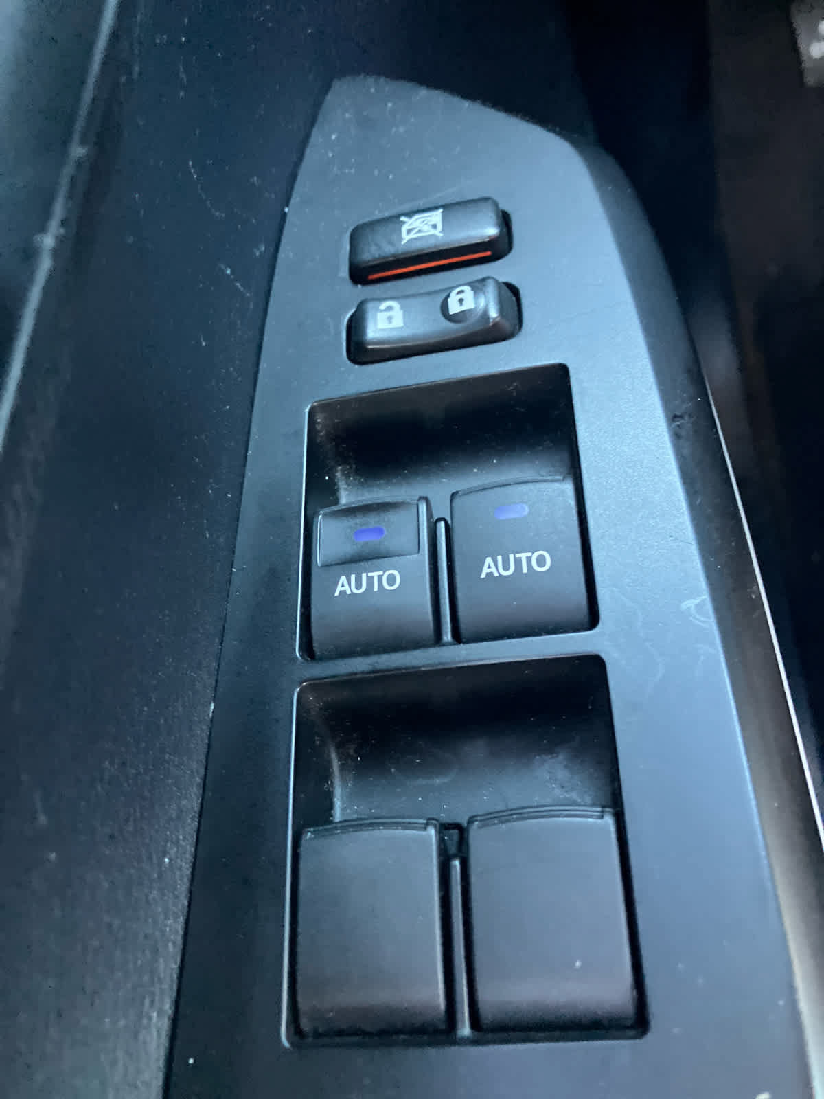 Used 2014 Toyota Tundra Limited w/ Limited Premium Package AWD/4WD image 12
