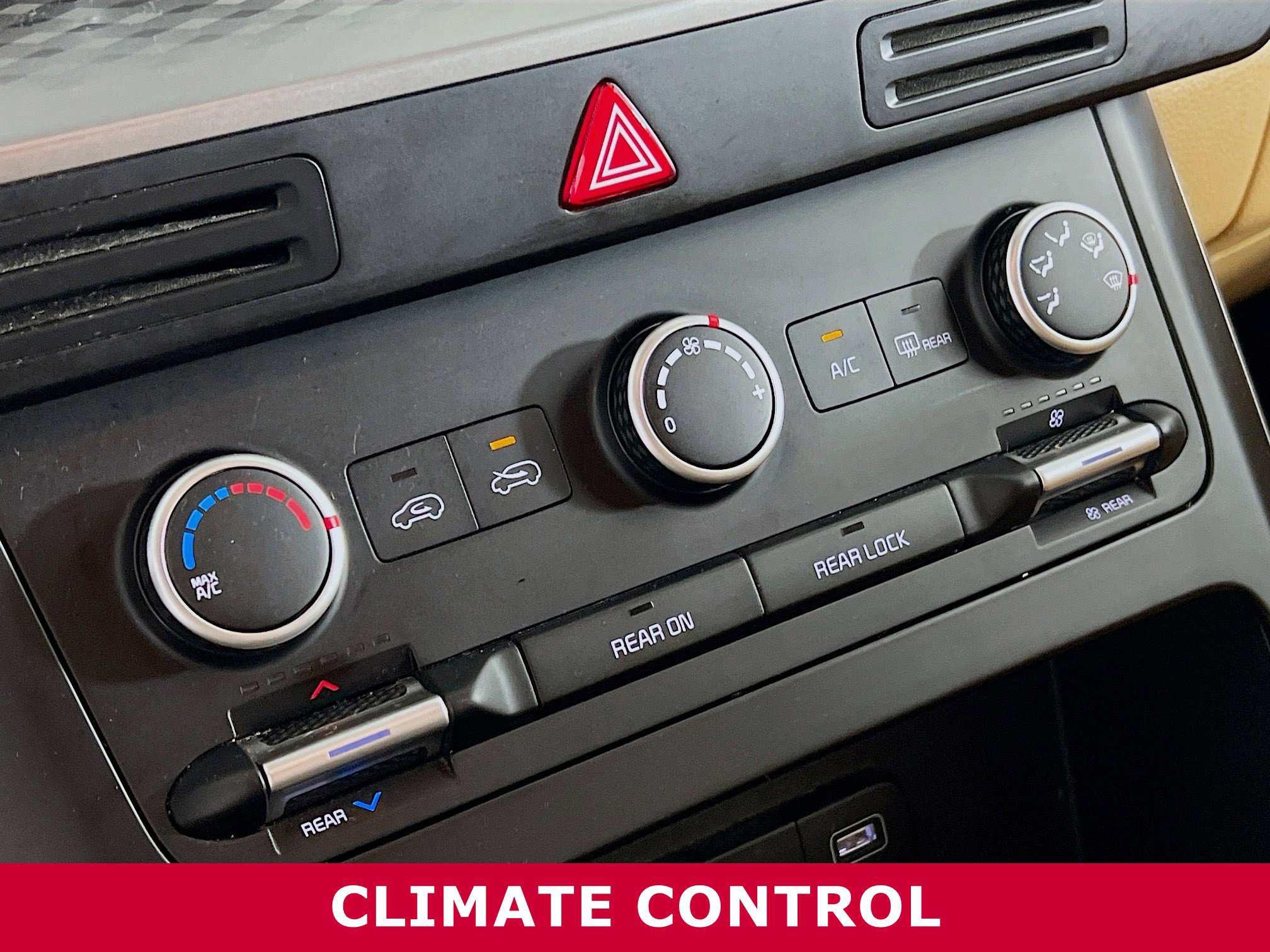 Used 2022 Kia Carnival LX image 10