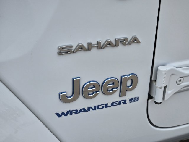 Used 2023 Jeep Wrangler Unlimited Sahara w/ Cold Weather Group AWD/4WD image 12