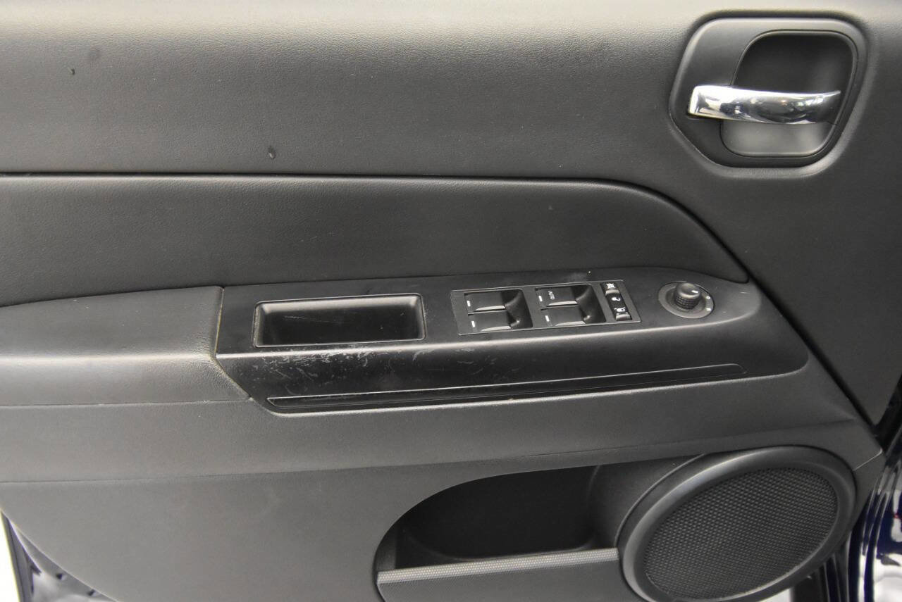 Used 2015 Jeep Patriot High Altitude image 13